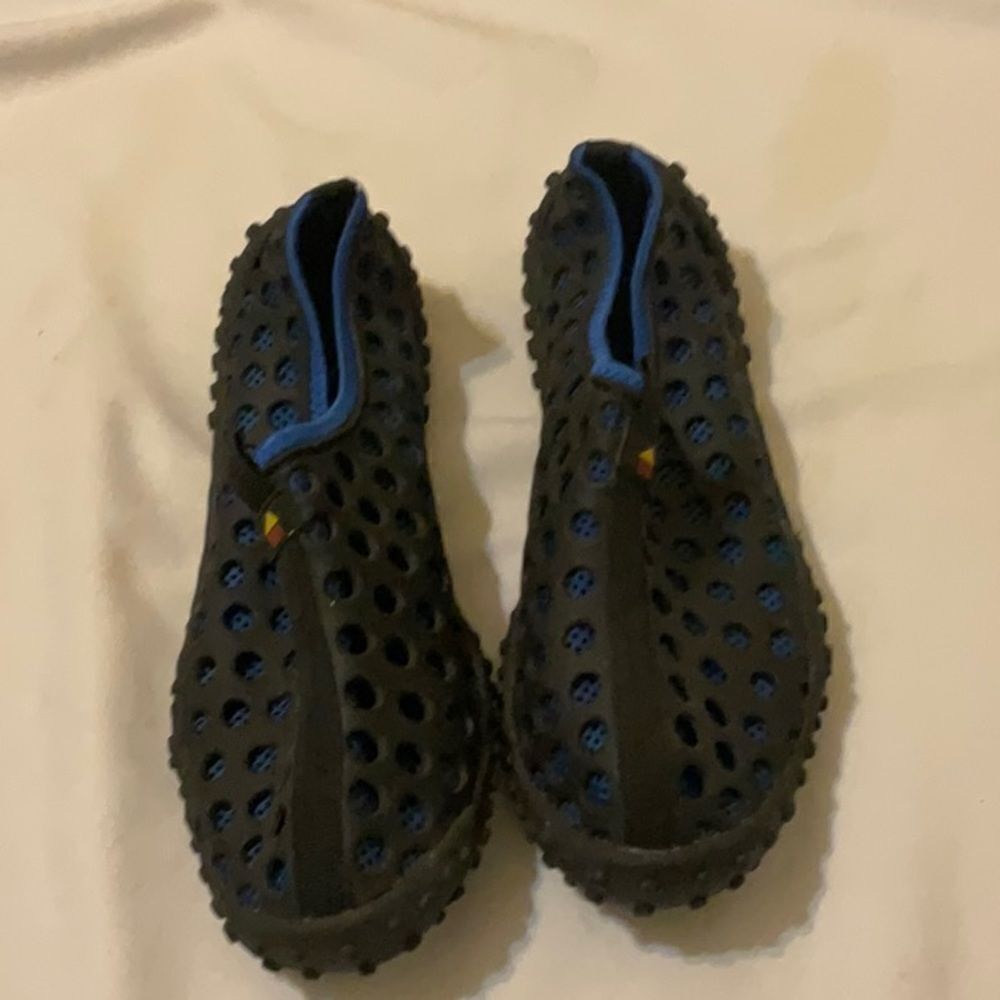 BM WATERING SHOES SIZE 39